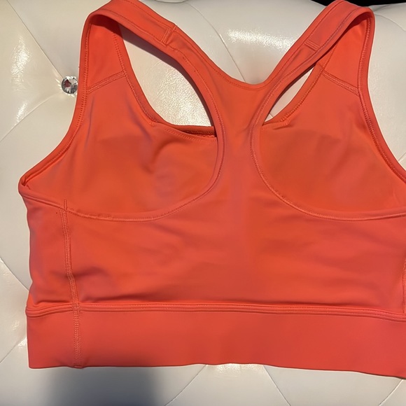 Nike coral long line sports bra 38D like new 💪 - Picture 3 of 5